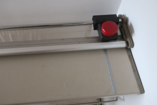 Skærebord samt printer DCO-J562DW