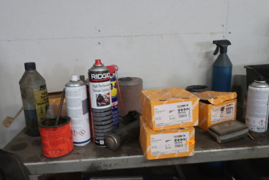 3 stk. lagerreoler med div. Værktøj, varelager, batterier m.m.