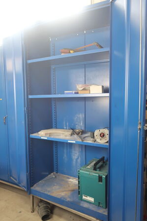 Stålskab med div. Værktøj m.m.