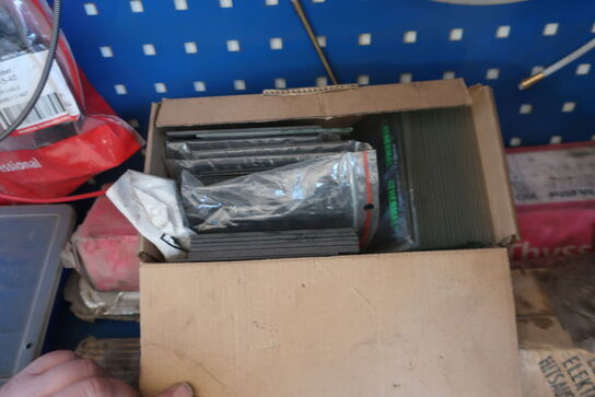 Stålskab med indhold samt div. Trykluftværktøj