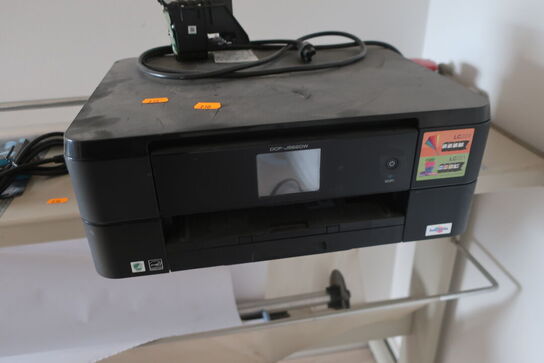 Skærebord samt printer DCO-J562DW