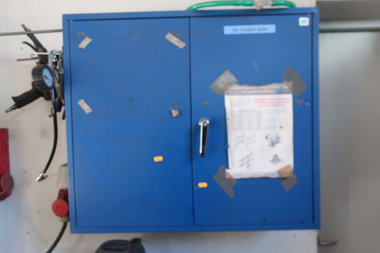 Stålskab med indhold samt div. Trykluftværktøj