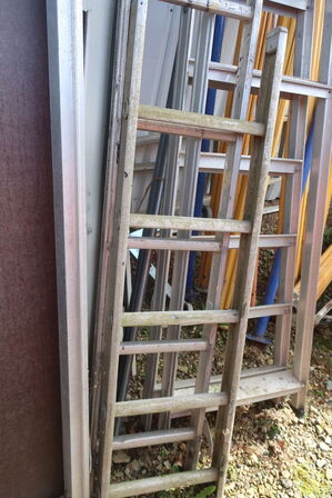 Div. stilladsdele samt stiger