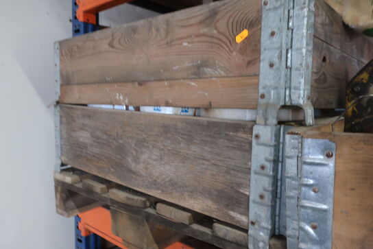 2 stk. paller med div. Maling m.m.