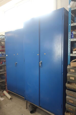 Stålskab med div. Værktøj m.m.