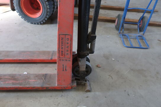 Sakseløfter DANSK NIELS BO