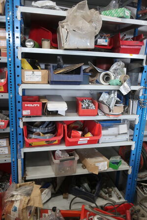 3 stk. lagerreoler med div. Værktøj, varelager, reservedele m.m.