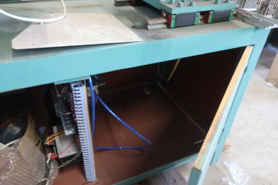 Svejseværk PANASONIC YD-350GL W med svejserundbord