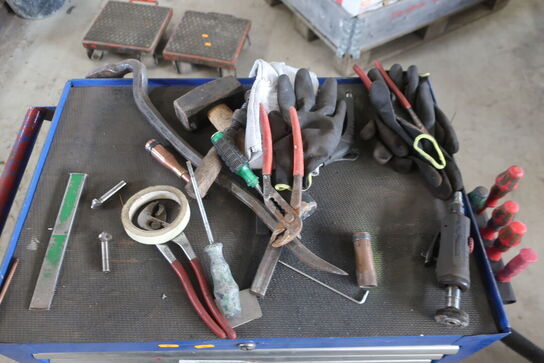 Værktøjsvogn med div. Værktøj