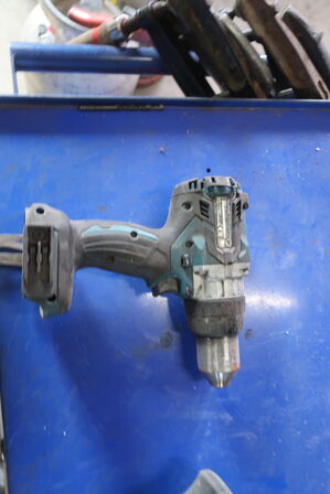 2 stk. akku håndværktøj MAKITA DHR264, DHP481