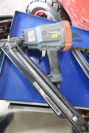 2 stk. sømpistoler PASLODE 5325/80 SQ m.fl.