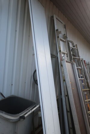 Div. stilladsdele samt stiger