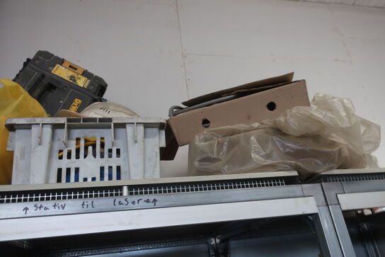 Stålskab med div. Værktøj m.m.