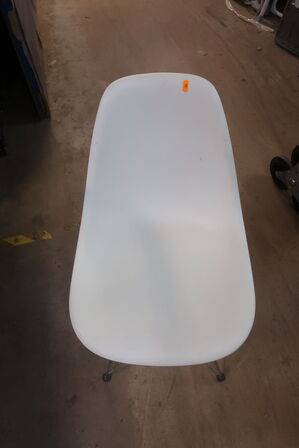 Stol VITRA Model: 759 Eames DSR Plastic  22382883
