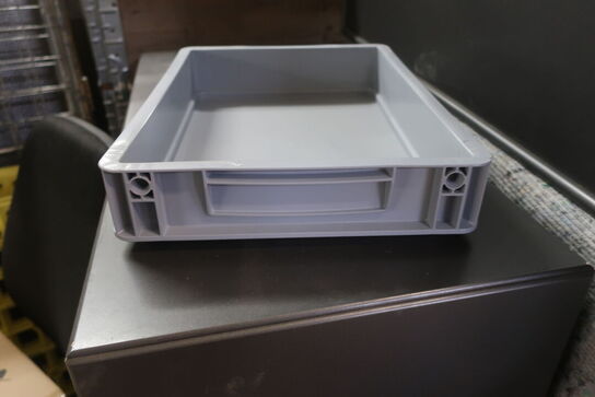 330 stk. plastbakker NUER PACKAGING Model: EG 43/75 HG