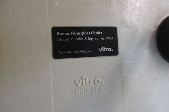 Stol  VITRA Model:744  Eames DSR Fiberglass 22245748