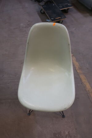 Stol  VITRA Model:744  Eames DSR Fiberglass 22245748