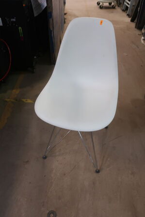 Stol VITRA Model: 759 Eames DSR Plastic  22382883