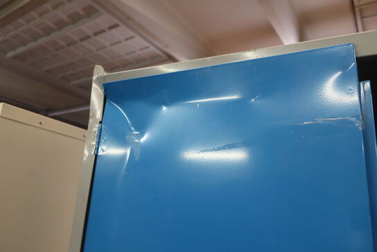 2 stk. Materialeskabe HØVIK STÅL, FINNERUP Model: AT20SKAB