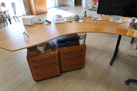 Skrivebord uden indhold, 2 stk. skuffemoduler, kontorstol