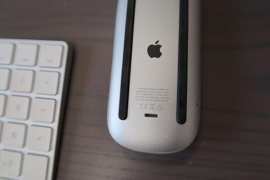 Allinone computer APPLE iMac A1311 med tastatur og mus APPLE A1843, A1657