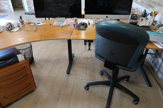 Skrivebord uden indhold, 2 stk. skuffemoduler, kontorstol