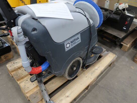 Gulvvasker NILFISK SC400 (skal have nye sugelæber, afløbslange og split til transporthjul foran)