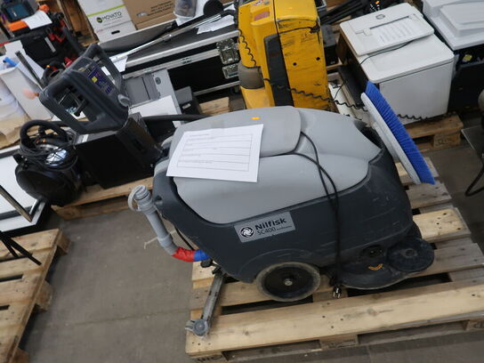 Gulvvasker NILFISK SC400 (skal have nye sugelæber, afløbslange og split til transporthjul foran)