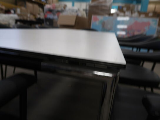 Konferencebord med 10 stk. stole