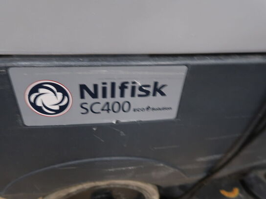 Gulvvasker NILFISK SC400 (skal have nye sugelæber, afløbslange og split til transporthjul foran)