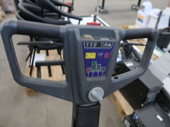 Gulvvasker NILFISK SC400 (skal have nye sugelæber, afløbslange og split til transporthjul foran)