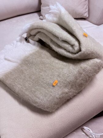 2 stk. Uldtæpper 130x170 cm.