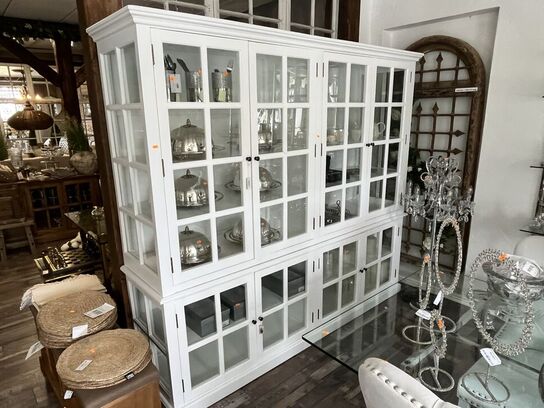 Vitrineskab m. 8 låger i hvid 195x220x55 cm.