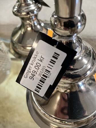 2 stk. Krukker inkl. Vase m. Blomster