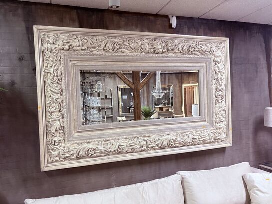 Stort spejl 234x12x144 cm.