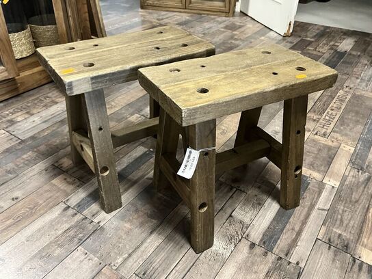 2 stk. Skamler   41x40x27 cm.