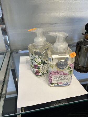 2 stk. Håndsæbe inkl. Duftlys MICHEL DESIGN WORKS 530 ml.