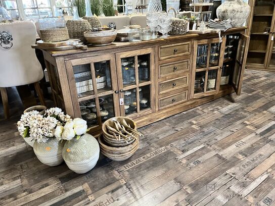 Vitrine skab m. 4 låger og skuffer 80x220x45 cm.