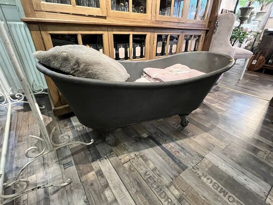 Badekar på løvefødder 160x80 cm.