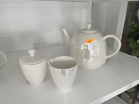 Stel m. Kopper, kander og tallerkner