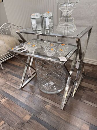 2 stk. Sidebord i glas/alu