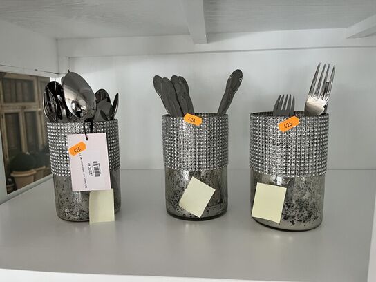 3 stk. Skåle m. Bestik.