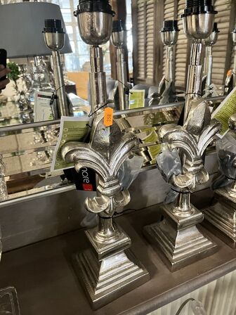 2 stk. Lamper u. Skærm COLMORE 13x13x49 cm