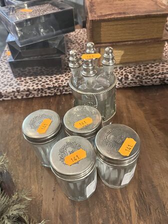 Salt og peber strøsæt inkl. 4 stk. Dåser