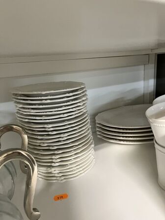 Stel m. Kopper, kander og tallerkner