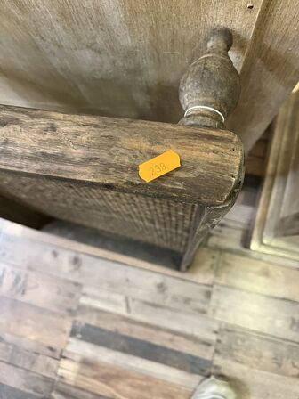 Pult m. Bakke 40x40x75 cm.