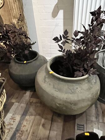 2 stk. Potter m. Planter