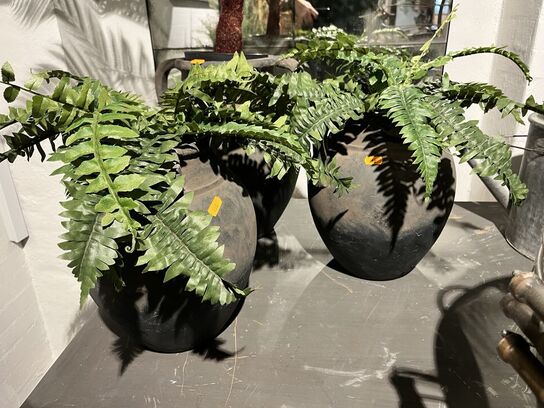 2 stk. Potter m. Planter