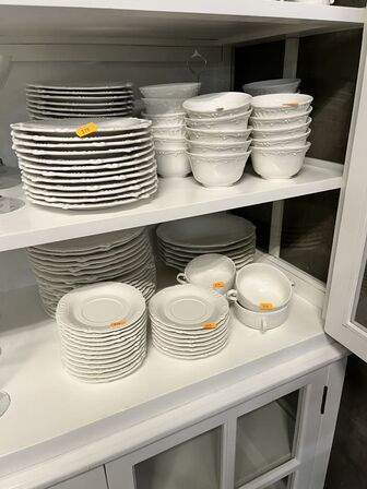 Stel m. Kopper, kander og tallerkner