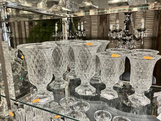 9 stk. Vaser m. Lysestager